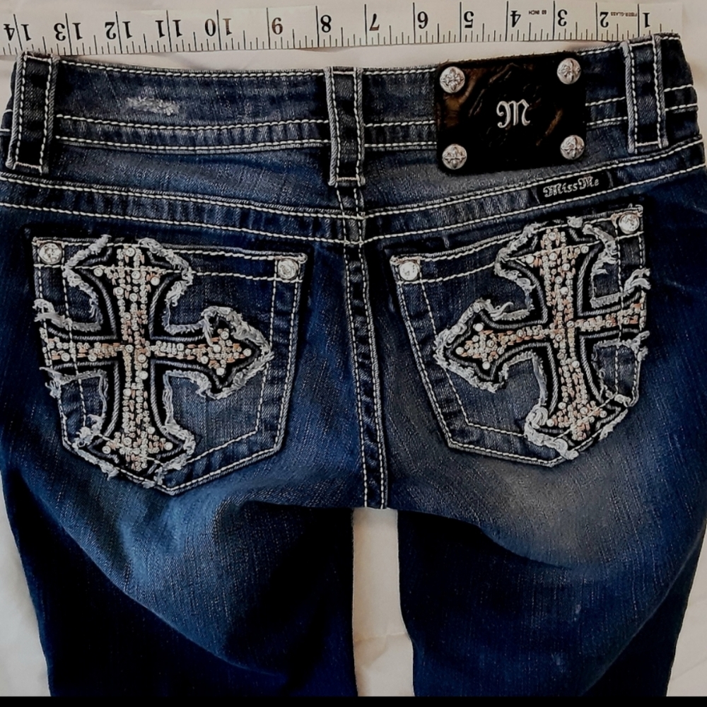 Miss Me Jeans Skinny Leg Capri Size 25 Raw Hem EUC - Picture 13 of 14